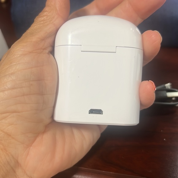 M Pro series True Wireless Bluetooth Stereo Ear Buds very gently use - Picture 5 of 7